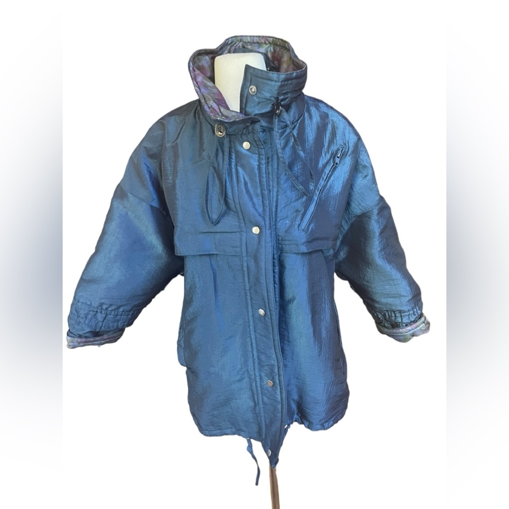 Vintage Cambridge Shiny Blue Floral Lined Winter Coat‎